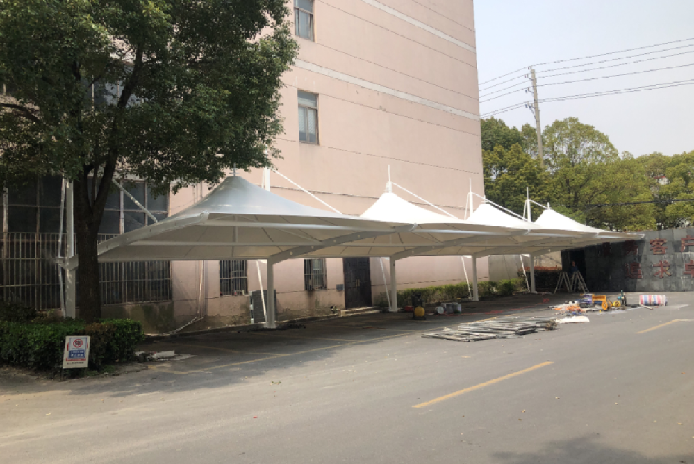 膜結(jié)構(gòu)汽車(chē)棚